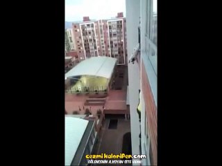 Komşusunun Köpeğini Kurtarmak İçin Hayatını Tehlikeye Atan Adam