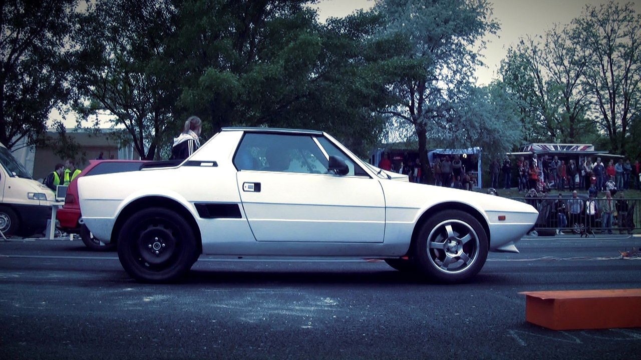 Fiat X 1-9 Turbo Vs. Honda Civic 4. Gen Drag Race HD