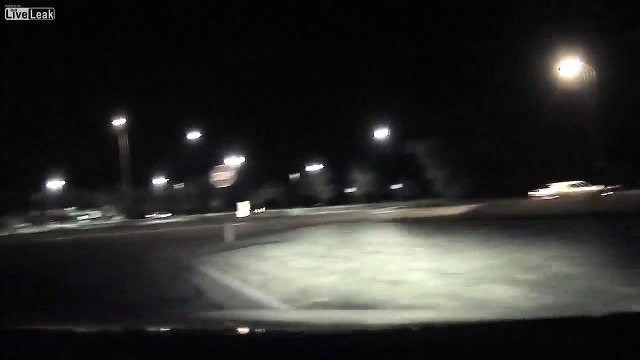 LiveLeak - Fleeing Burglary Suspect Crashes Into Light Pole