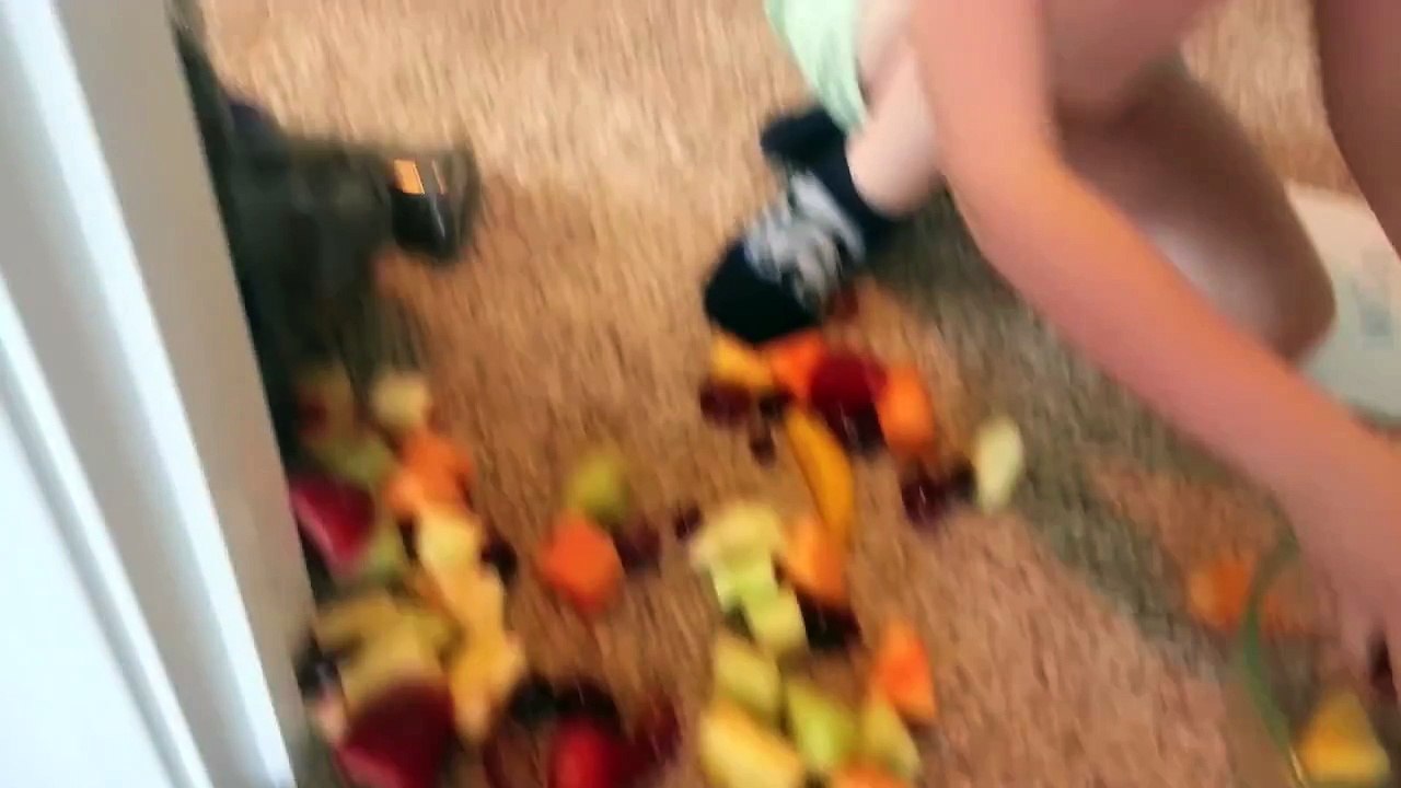 Little Kids Hilariously Ruin Mother's Day Breakfast in Bed Twice