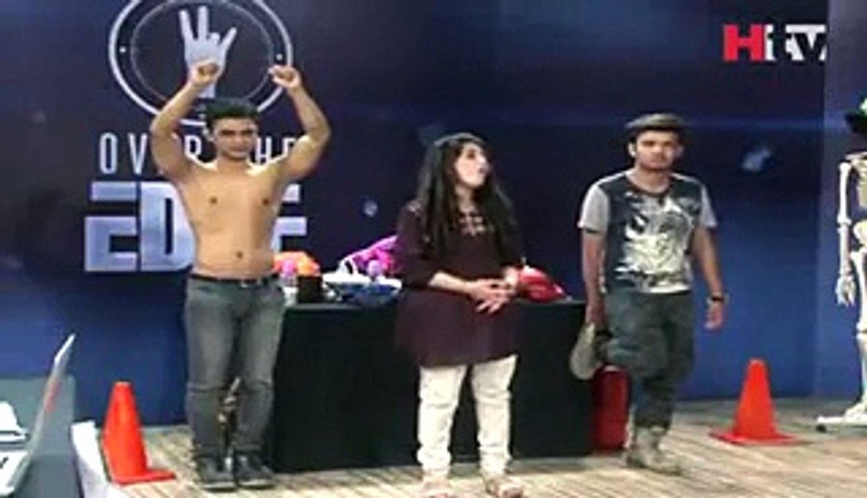 Girl Expo-sed Hamza Ali Abbasi IN WAQAR ZAKA SHOW