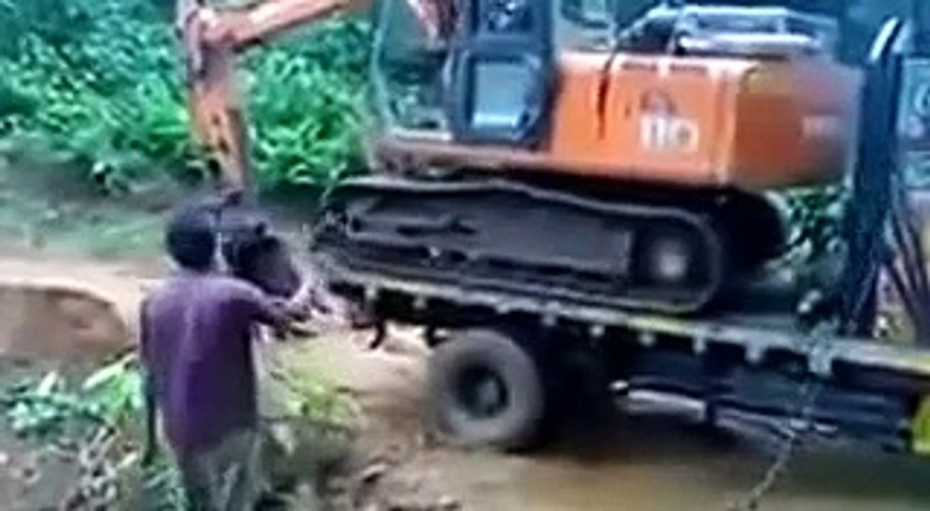 Heavy Crane Stuck and Tumble-Top Funny Videos-Top Prank Videos-Top Vines Videos-Viral Video-Funny Fails