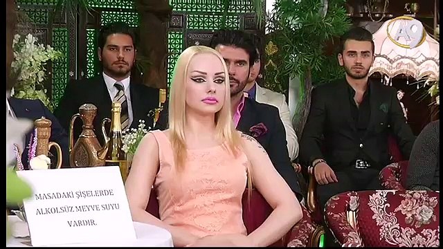 İslam ağlamak, bir lokma, bir hırka anlayışı değildir. İslam her gün bayram, her gün neşedir