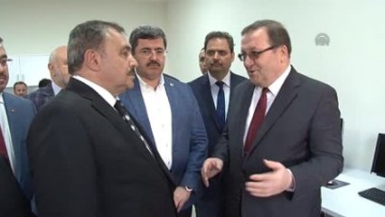 Bakan Eroğlu, Akü Onkoloji Hastanesi'ni Gezdi
