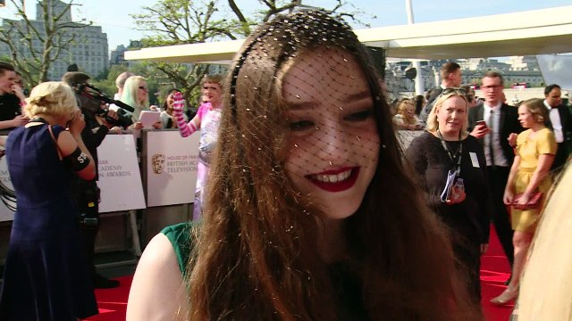 Singer Birdy wants to be the voice of the next Bond Movie!