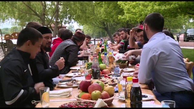 Рамзан Кадыров Пригласил на Лебединое озеро известных спортсменов