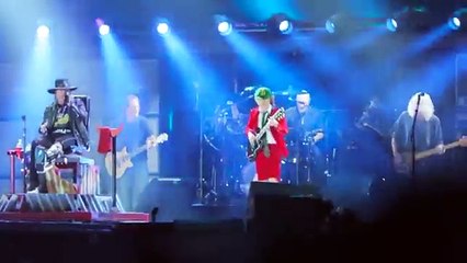 ACDC (with Axl Rose) - Shoot To Thrill (Lisbon, May 7th 2016)