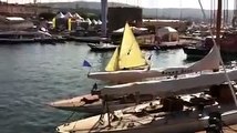 Guardia Costiera dà acqua a barca a vela. in porto!