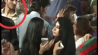 Camera Caught Man Misbehave with Females in PTI Jalsa Lahore - 1st May 2016 (1)
