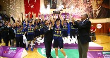 Fenerbahçe Şampiyonluk Kupasını Aldı