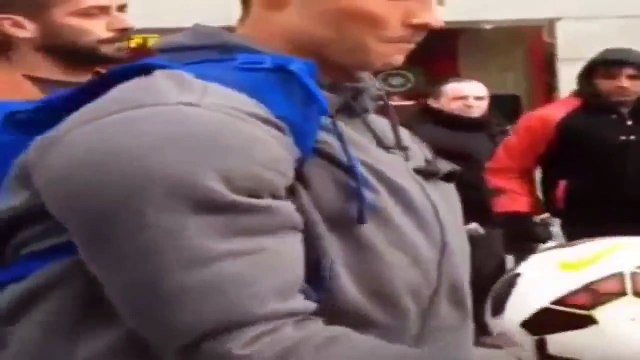 CRISTIANO RONALDO IS DISGUISED AS HOMELESS TO SURPRISE A CHILD [HD2015]