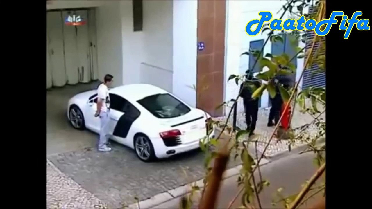 DAVID LUIZ PRANKS DI MARIA [BEST FOOTBALL PRANK EVER!!]