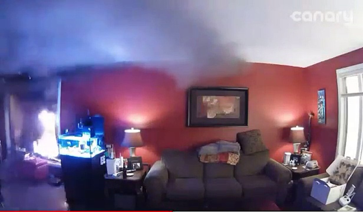 Incendie à Fort McMurray : une famille voit sa maison partir en fumée via une caméra de vidéosurveillance