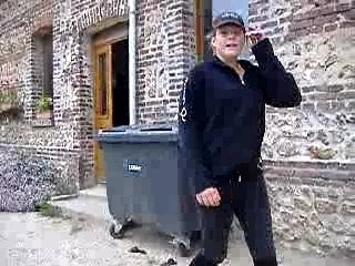 NaNa et sa poubelle