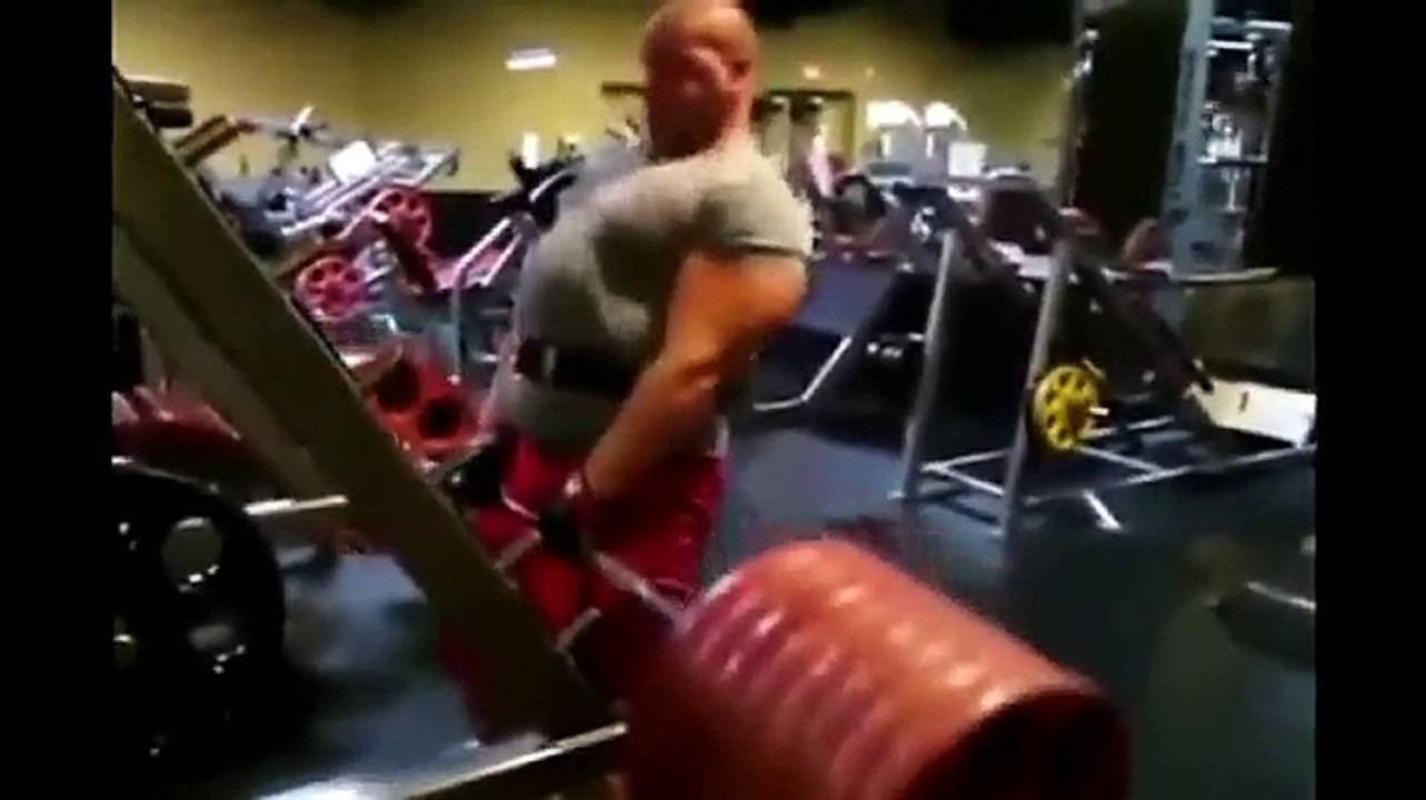 Strange man in GYM