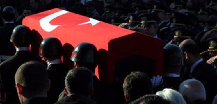 Hatay'da Kayalıklardan Düşen Bordo Bereli Yüzbaşı Şehit Oldu