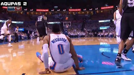 Russell Westbrook s'embrouille avec un arbitre