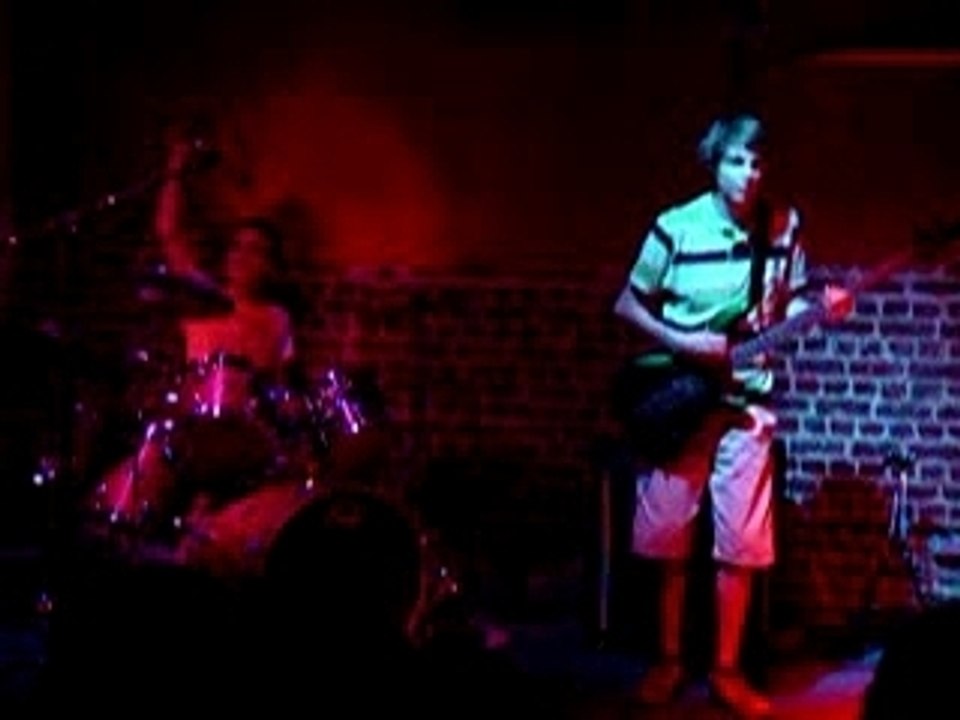 Travis Alexi Barker (le fils de Travis Barker) xD