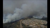 Bombeiros esperam que chuva ajude a controlar incêndio no Canadá