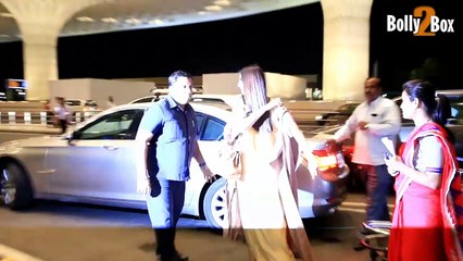 Sonam Kapoor Spotted At Mumbai Airport