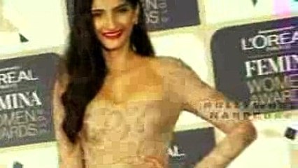 Sonam Kapoor Huge Cleavage Exposed at Book Launch