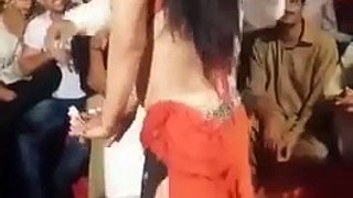 Latest Mujra Dance in Pakistani Wedding 2016