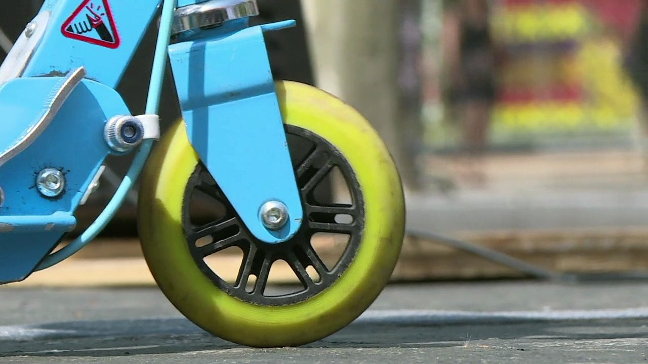 Strolling and selfies as Paris' Champs-Elysees goes car-free
