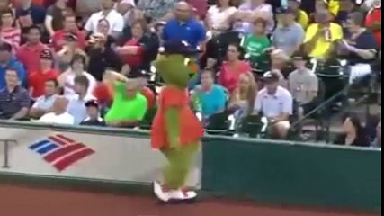 Con cò bé bé Nhạc thiếu nhi HD - Bé nhảy cùng chú bò vui tính