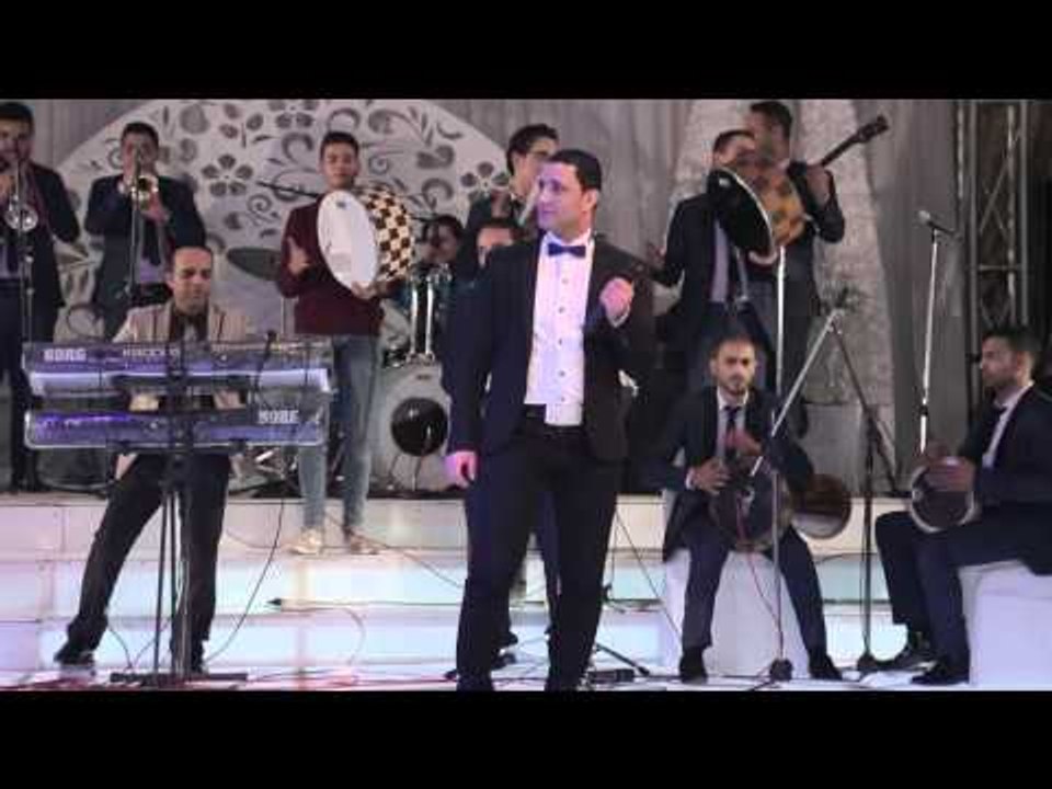 النجم صابر سلطان من حفلات كاريوكى الجزء التانى...