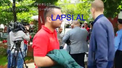 Rovena shpërthen në ulërima kur përmbaruesit futen në lokalin e saj (Video)