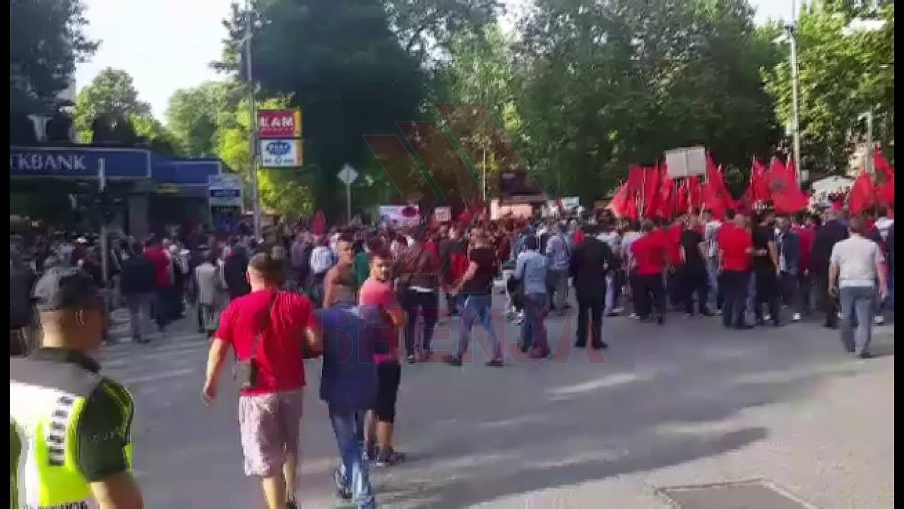 Protestat-Keshilli Opozitar