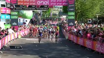 Marcel Kittel takes another win at the Giro d'Italia and the maglia rosa