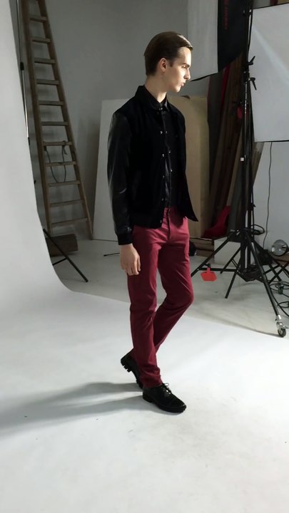 Ce mannequin fait 25 poses en 30 secondes... Economique !