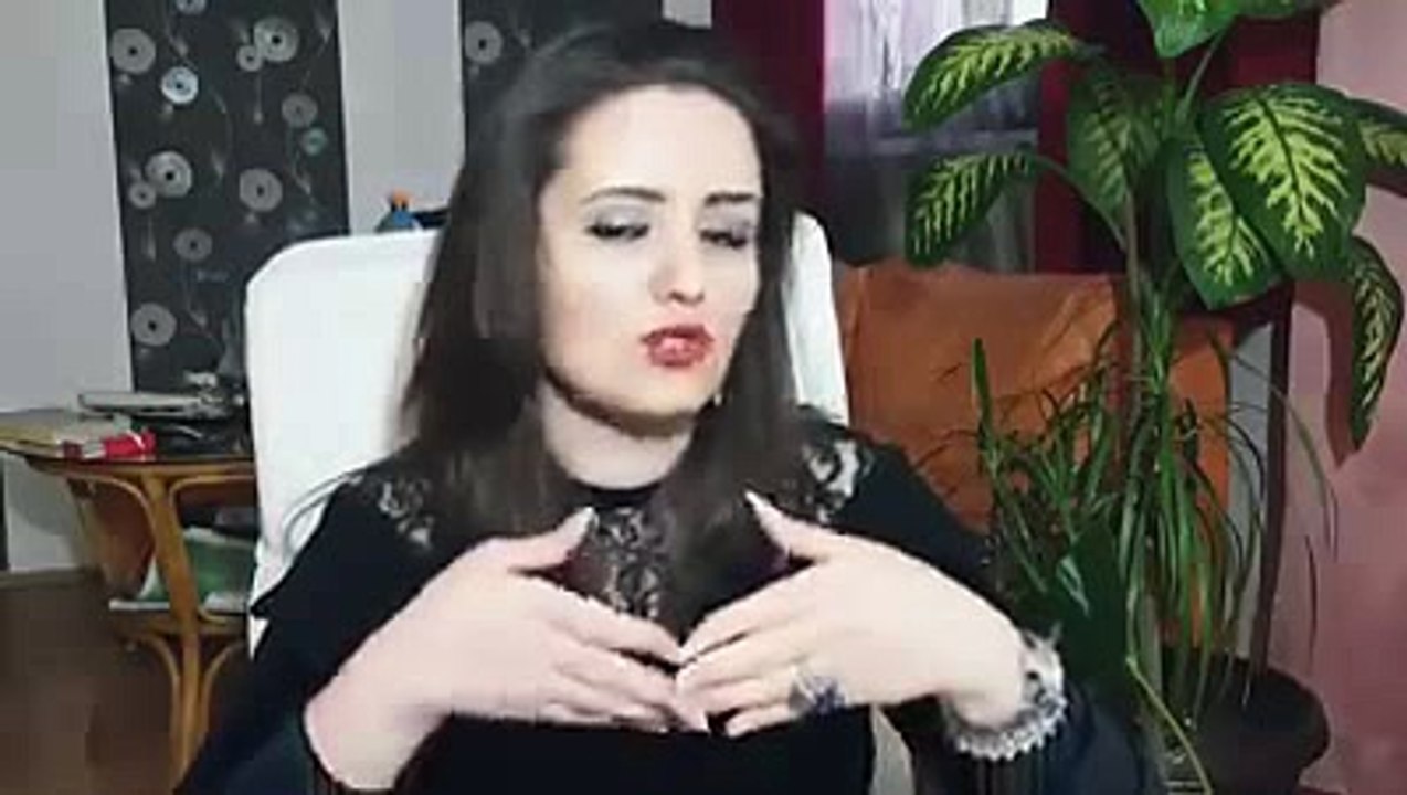 Kaja Iz Šabca Traži Dečka Putem Video Klipa...Sami Prosudite Koliko Je Iskrena?