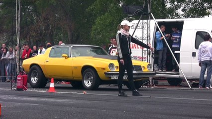 Oldsmobile Cutlass 7.5 V8 Vs. Chevrolet Camaro