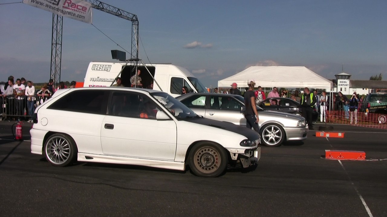Audi S2 Coupe Turbo Vs. Opel Astra GSI Turbo