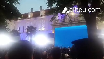 Albeu.com - Dirigjenti Kujtim Alija ndërpret koncertin në respekt të ezanit