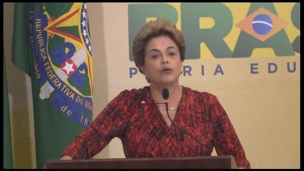 Suspenden proceso de destitución a Rousseff quien pide "cautela" a seguidores