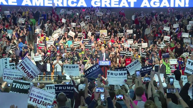 Enfrentado a líderes, Trump busca apoyo en votantes republicanos