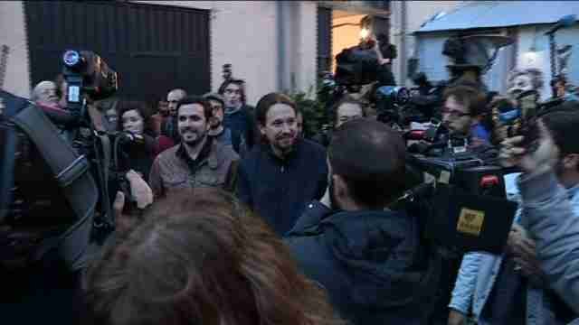 Iglesias y Garzón pactan ir juntos el 26J