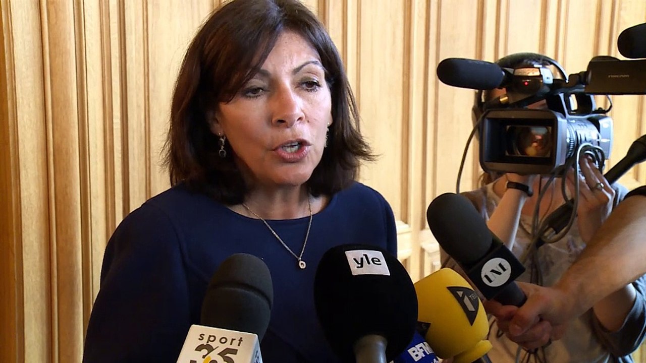 Euro 2016 - Hidalgo détaille la sécurité pour la fan-zone de la Tour Eiffel