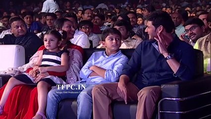Mahesh Babu's Daughter Sitara and Samantha Making Fun In Brahmotsavam Audio Launch | TFPC