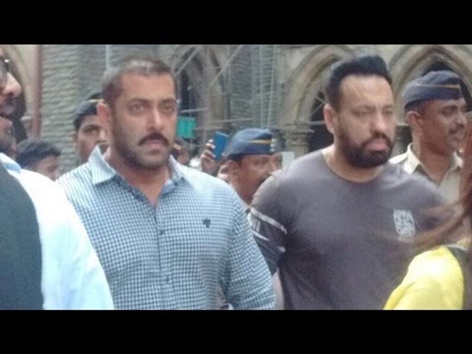 High Court Sets Salman FREE in Hit And Run Case 2002