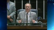 Renan ignora decisão de Maranhão e mantém processo de impeachment