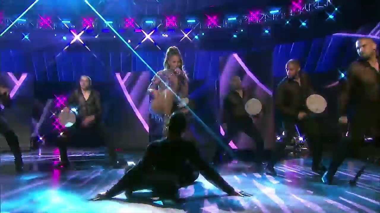 Jennifer Lopez Hot Aint Your Mama Performance at American Idol Finale