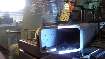 Thử nghiệp mũi khoan từ trên máy khoan cần