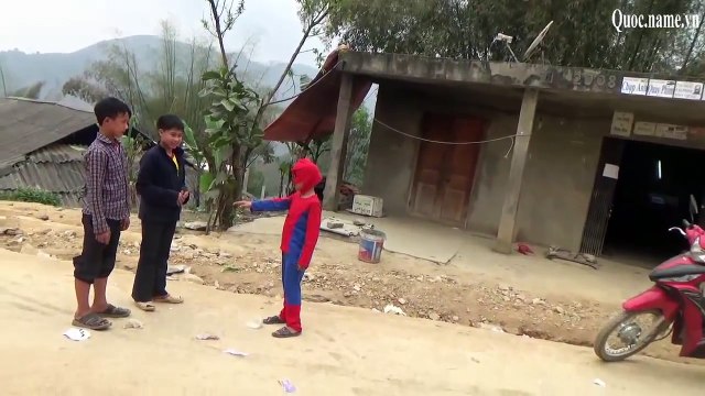 Superman scavenging Ha ha -Siêu Nhân Nhặt Rác