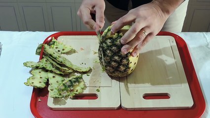 How to Make a Peacock with Pineapple - J.Pereira Art Carving Fruit