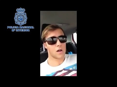 On comprend pourquoi la police espagnole recherche cet automobiliste complètement fou