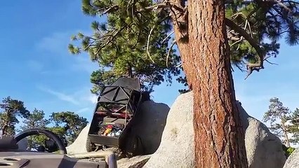 Un buggy grimpe un rocher (Fail)